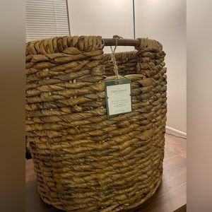 16"" x 17"" Round Woven Basket with Cut-Off Handle - Threshold. Brand new